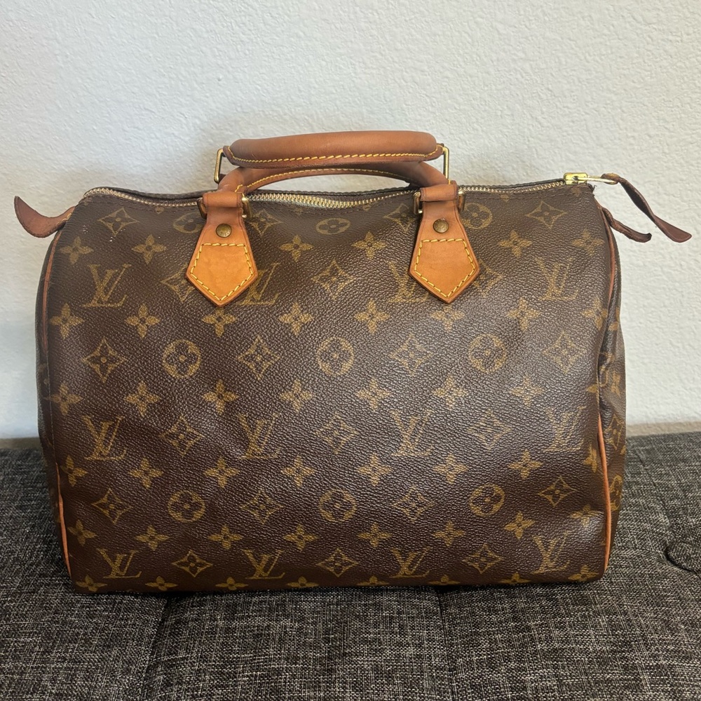 Louis Vuitton Monogram Speedy 30 Authentic